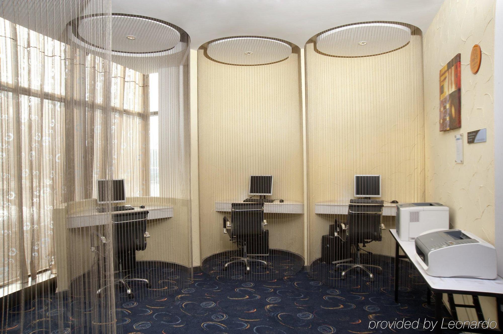 Holiday Inn Express Tianjin Binhai Зручності фото