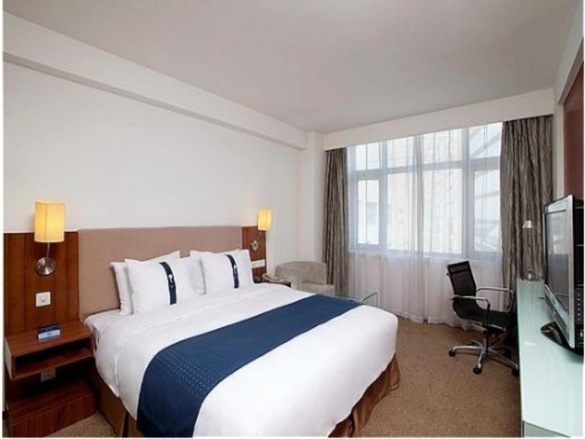 Holiday Inn Express Tianjin Binhai Екстер'єр фото